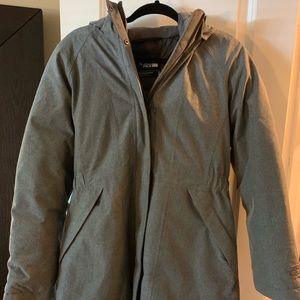 amazing grey north face jacket!